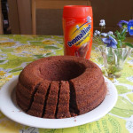 Kokeilussa Ovomaltinekakku. Vahvan maltainen, sopivasti suklainen maku.