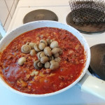 Mehevä tomaattinen jauhelihakastike, bolognesetyyliin.