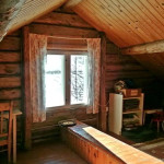 Vintin ikkunasta avautuu näkymä Panumanjärvelle.